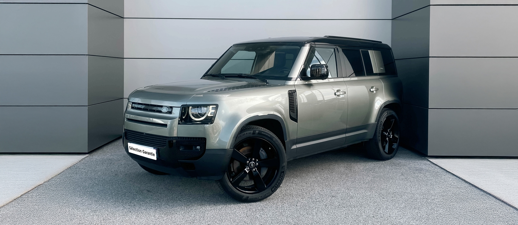 Defender 110 P400 HSE d’occasion : l’aventure en famille